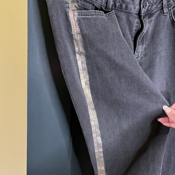 Rachel Roy denim with fun metallic slimming band. 32 skinny - Picture 6 of 7